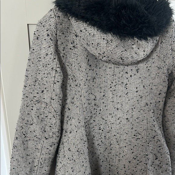 Anthropologie Third Piece Coat with Fur Collar - Picture 4 of 6